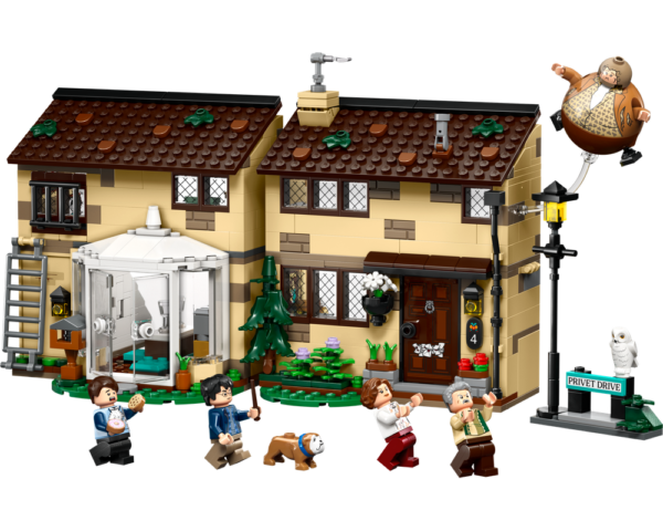 LEGO® Privet Drive: Aunt Marge's Visit (76451)